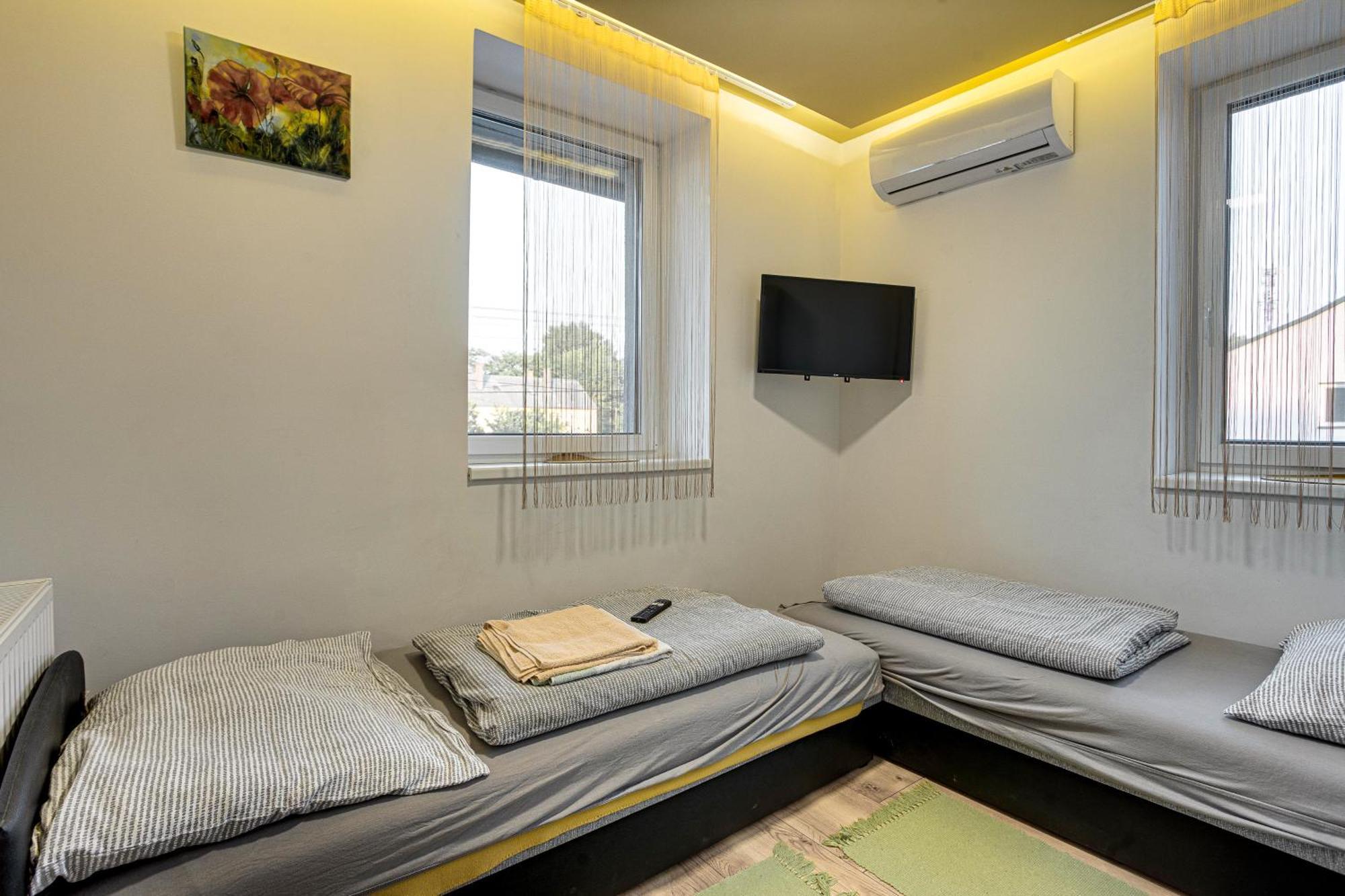 Magdi Vendeghaz A-B Apartment Celldomolk Bagian luar foto