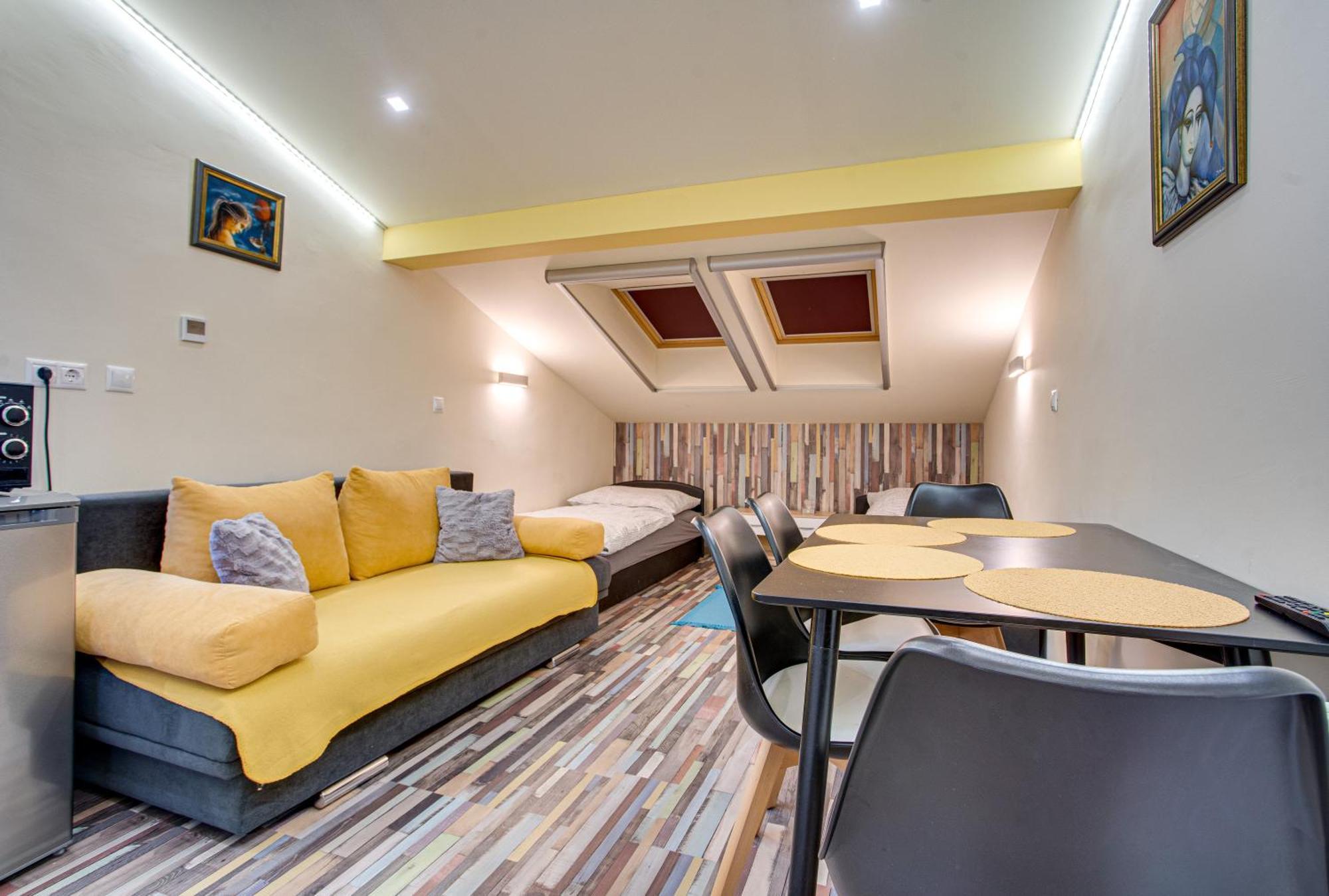 Magdi Vendeghaz A-B Apartment Celldomolk Bagian luar foto