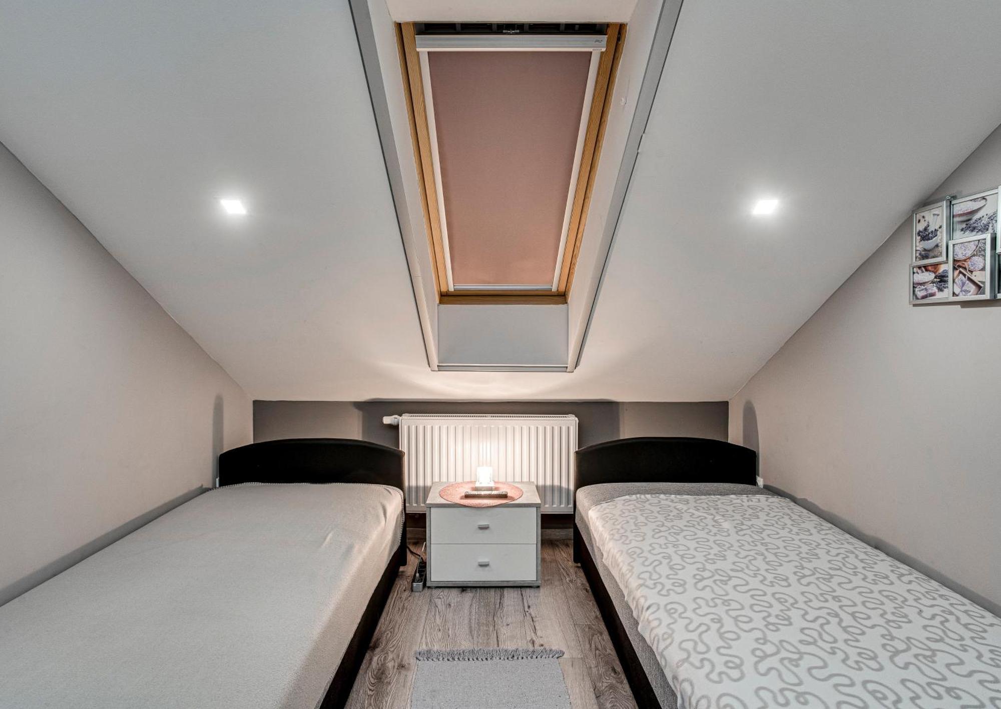 Magdi Vendeghaz A-B Apartment Celldomolk Bagian luar foto