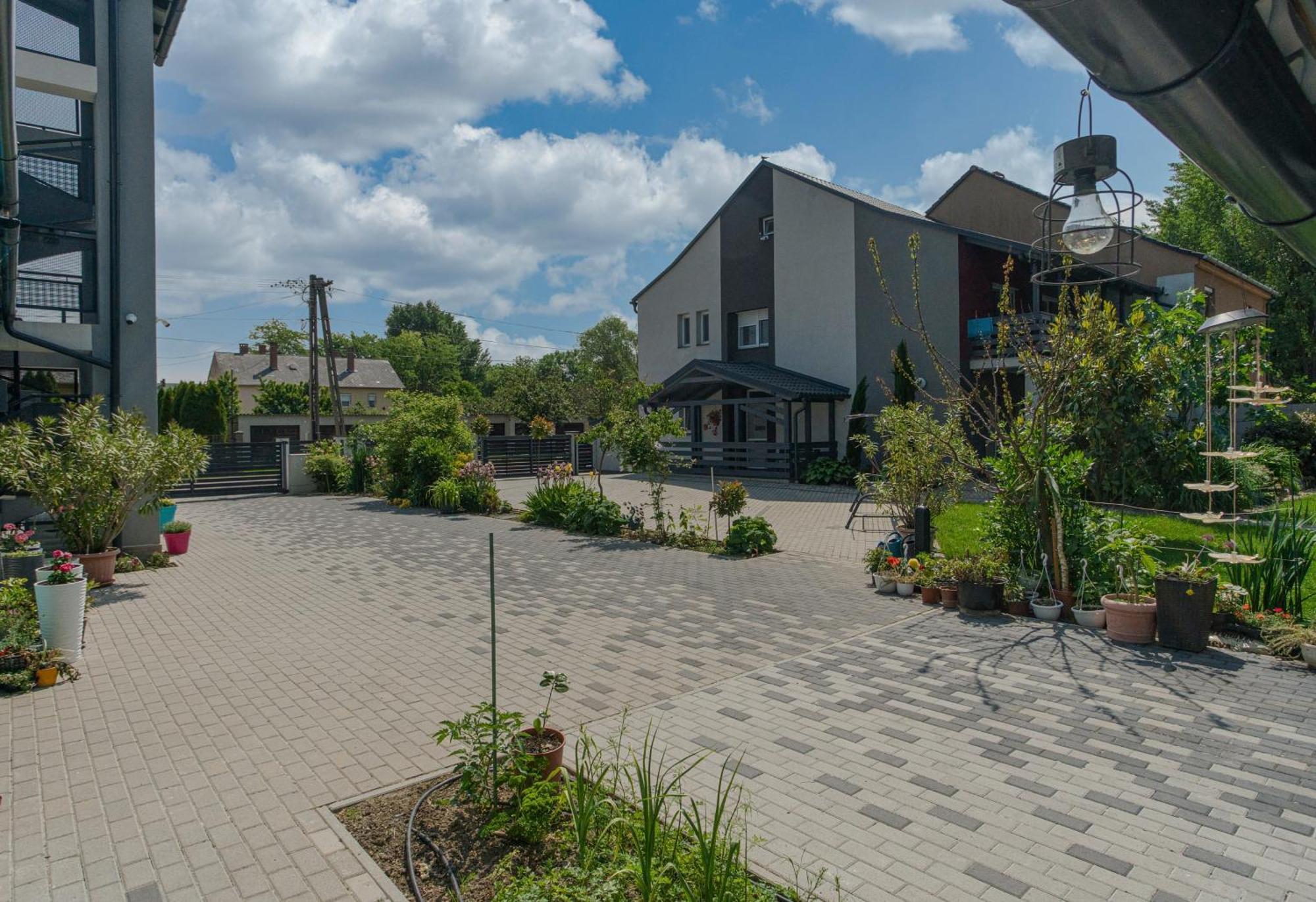 Magdi Vendeghaz A-B Apartment Celldomolk Bagian luar foto